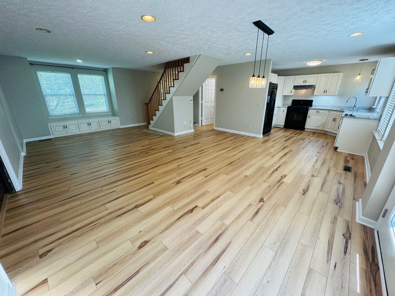 2015 Franklin Rd - Photo 2 of 20