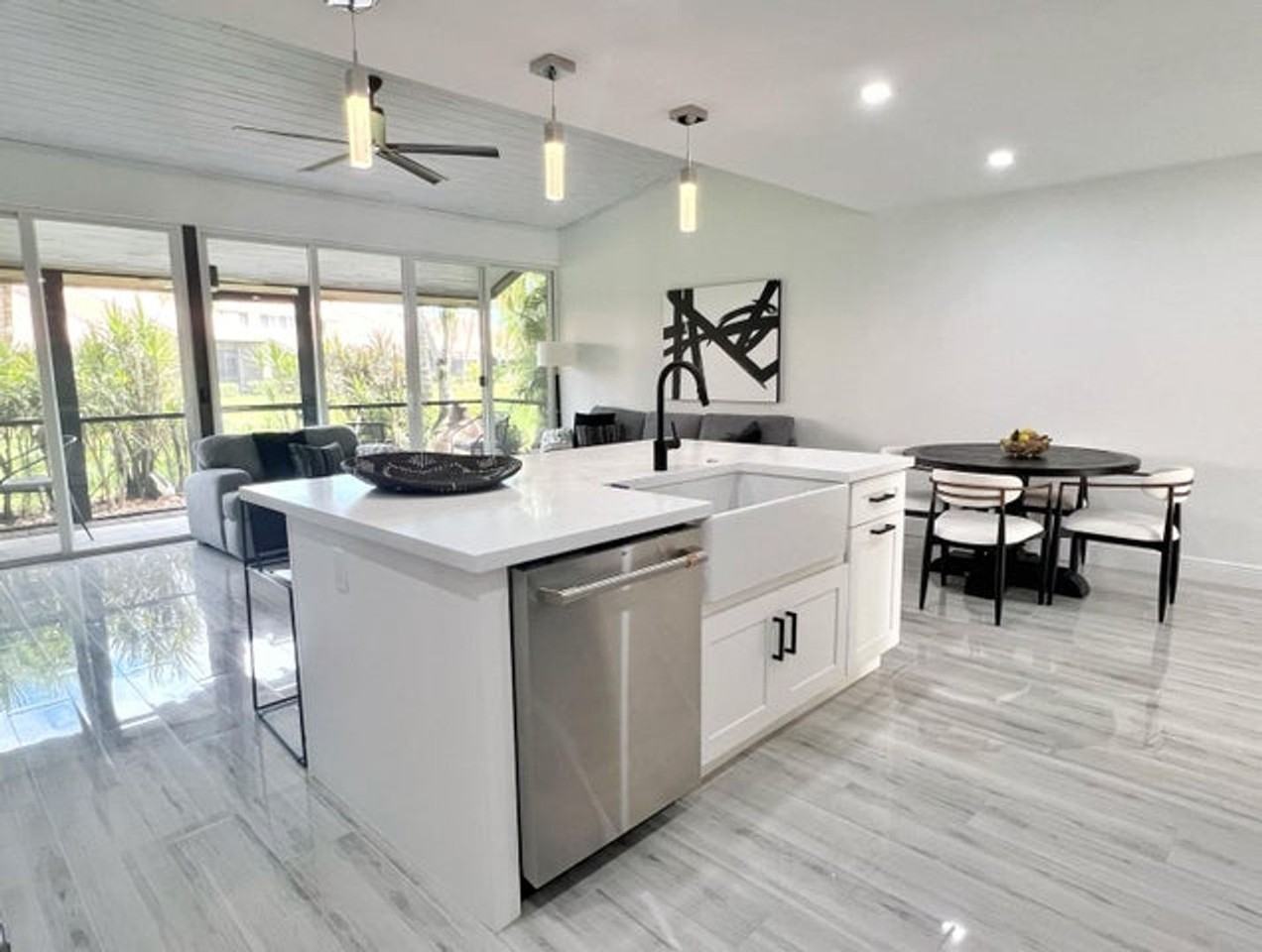 218 Old Meadow Way - Photo 3 of 20