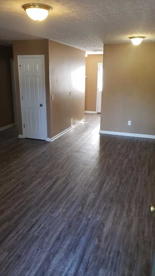 995 Roberts Street SW - Photo 3 of 9