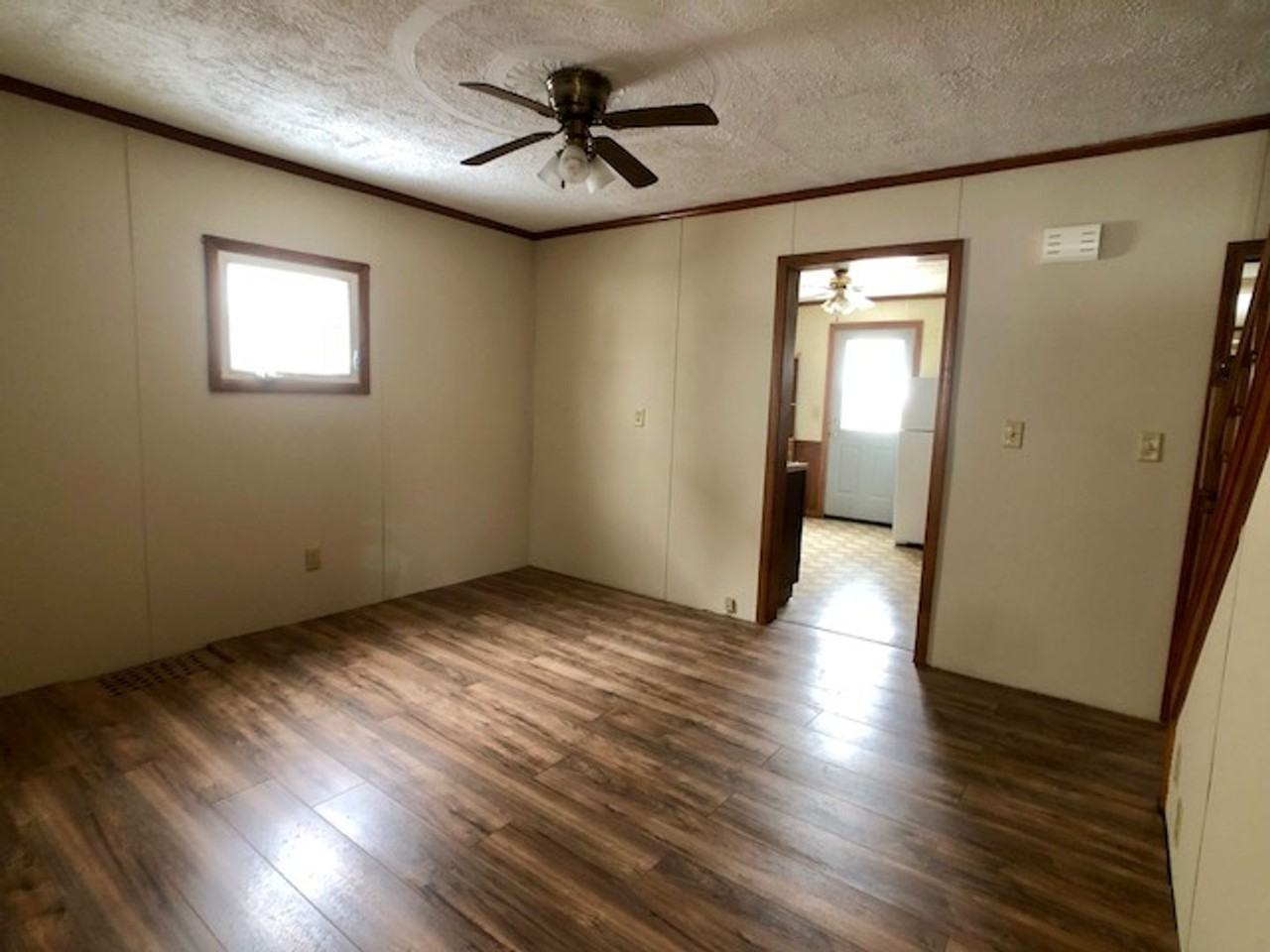 508 W 10th St - Photo 3 of 7