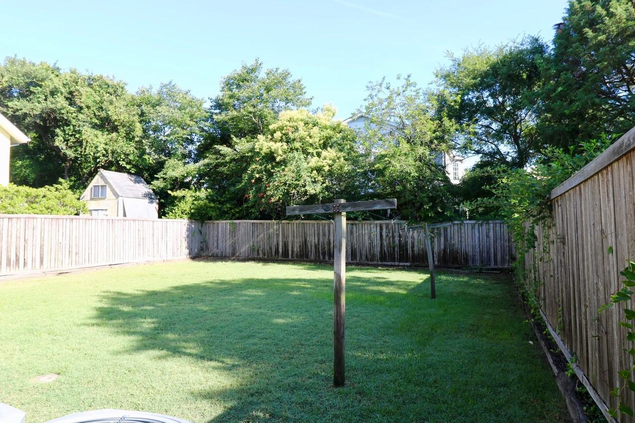 115 85th St - Photo 3 of 31