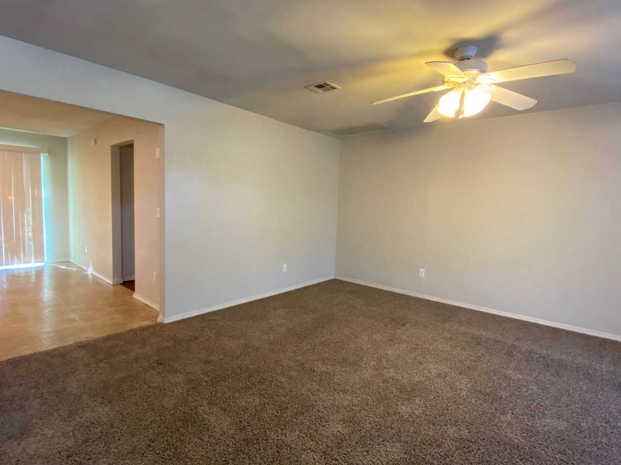 308 N Delaware St - Photo 2 of 15