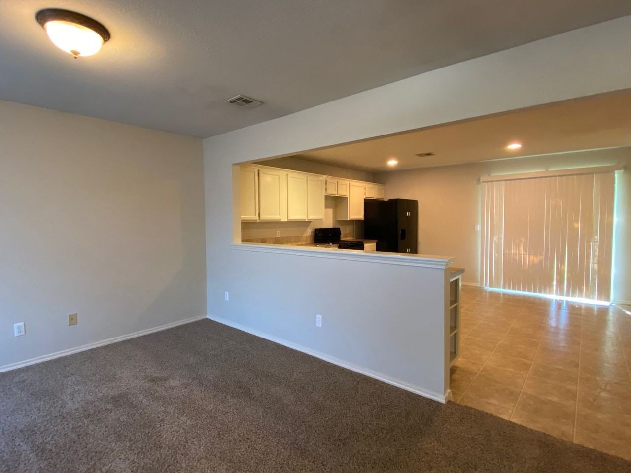 308 N Delaware St - Photo 4 of 15