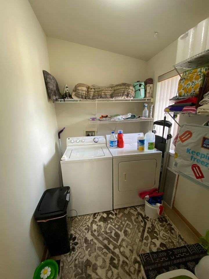 East Pass Apartments - Photo 4 of 10