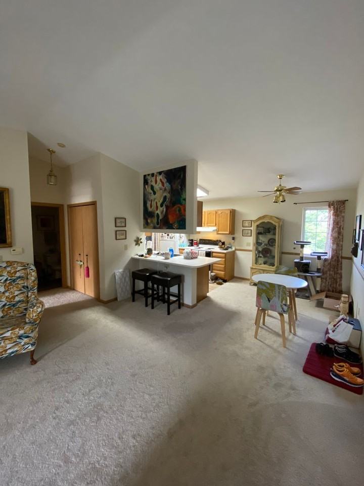 East Pass Apartments - Photo 6 of 10