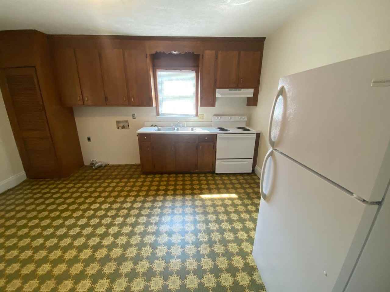 4104 South Amherst Highway - Photo 3 of 8