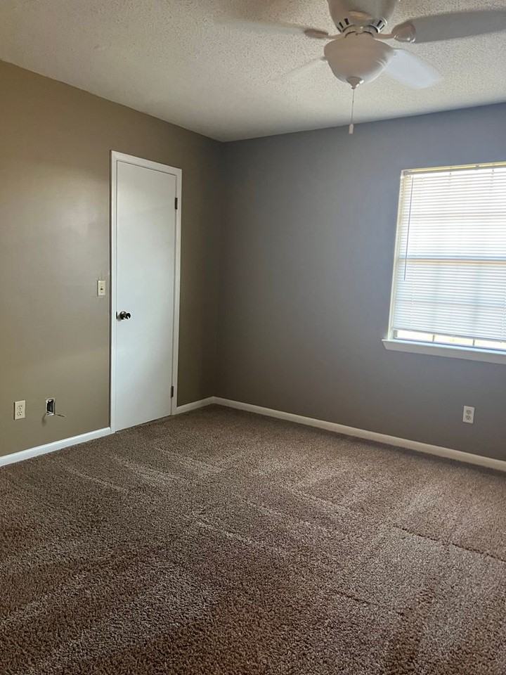 209 Apache Dr - Photo 6 of 12