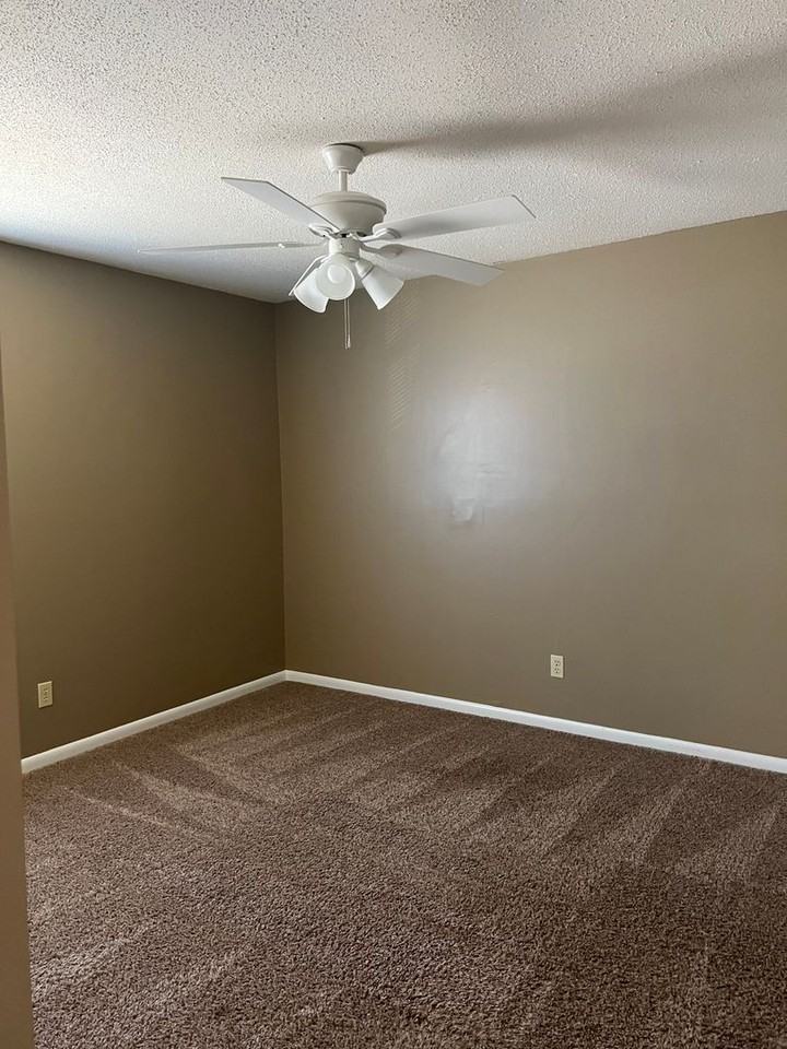 209 Apache Dr - Photo 7 of 12