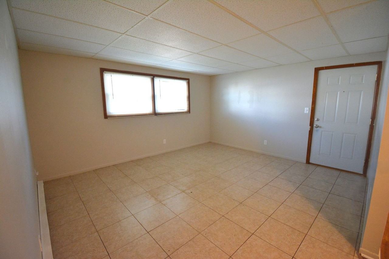 210 2nd Ave NW - Photo 2 of 10