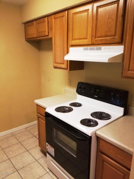 2280-2286 Fox Hollow Dr. - Photo 2 of 14