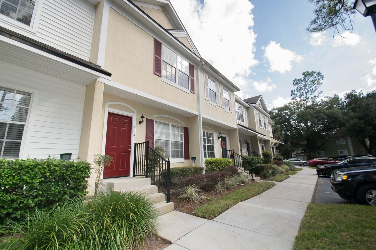 4149 Plantation Cove Dr - Photo 2 of 19