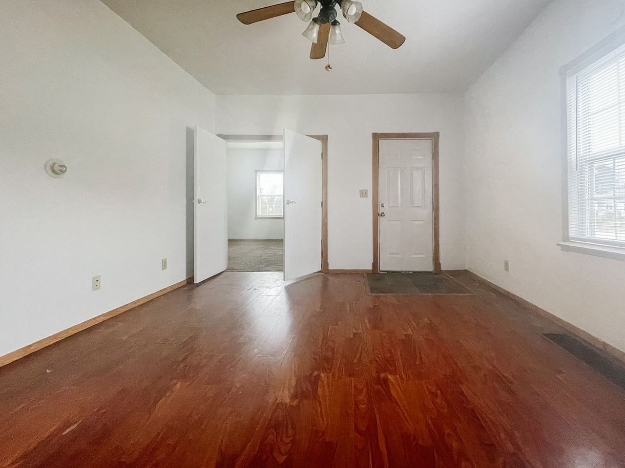 1617 W Memorial Dr - Photo 3 of 10