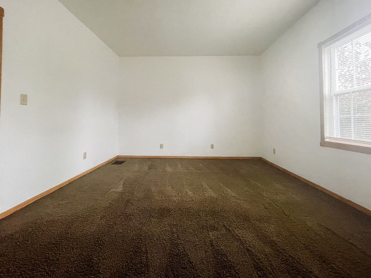 1617 W Memorial Dr - Photo 6 of 10