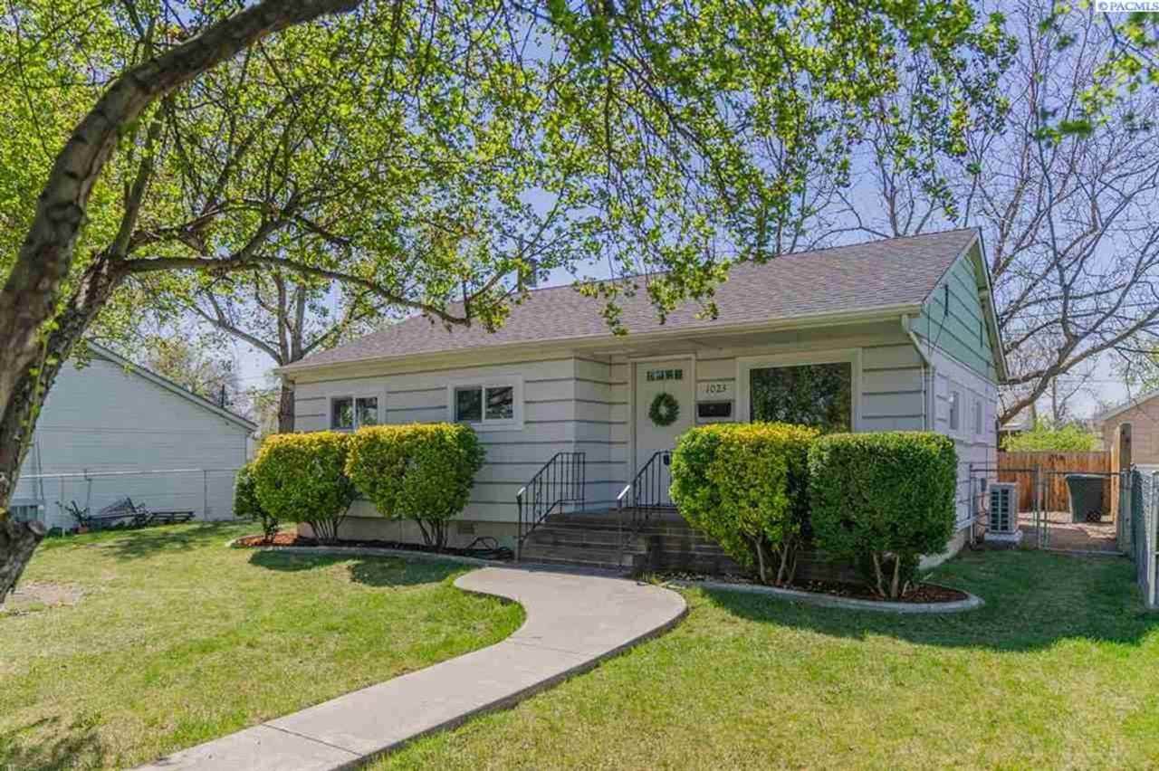 1023 Sanford Ave - Photo 2 of 27