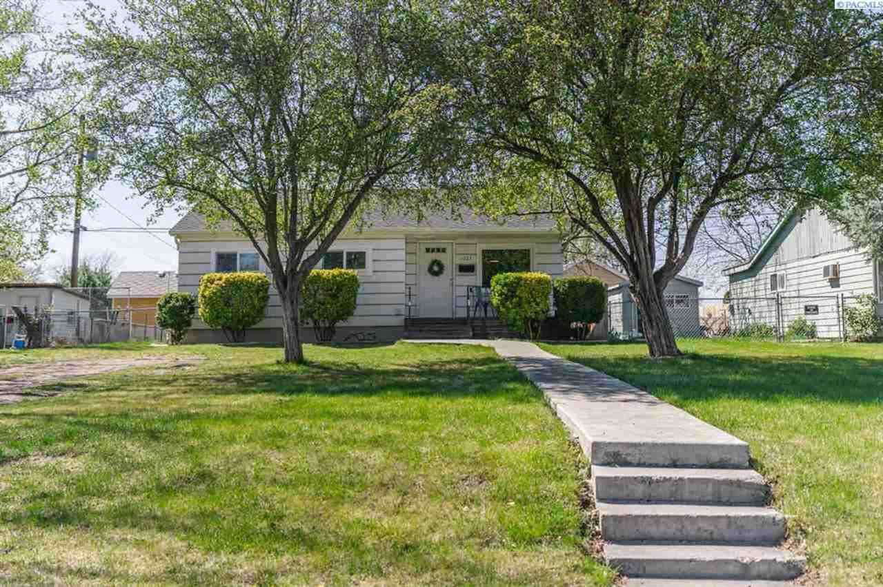 1023 Sanford Ave - Photo 3 of 27