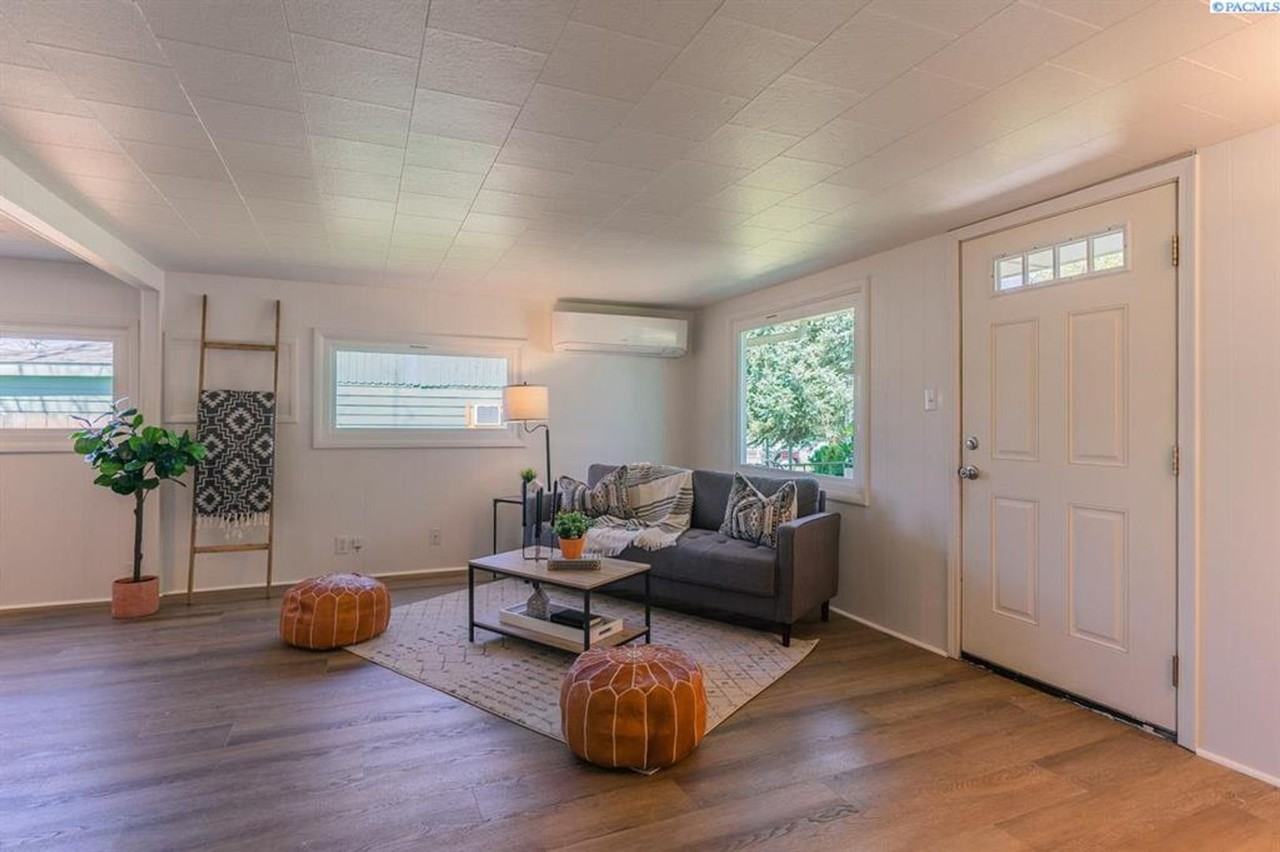 1023 Sanford Ave - Photo 5 of 27
