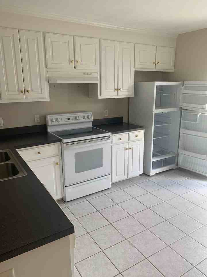 3305 Chris St - Photo 2 of 11