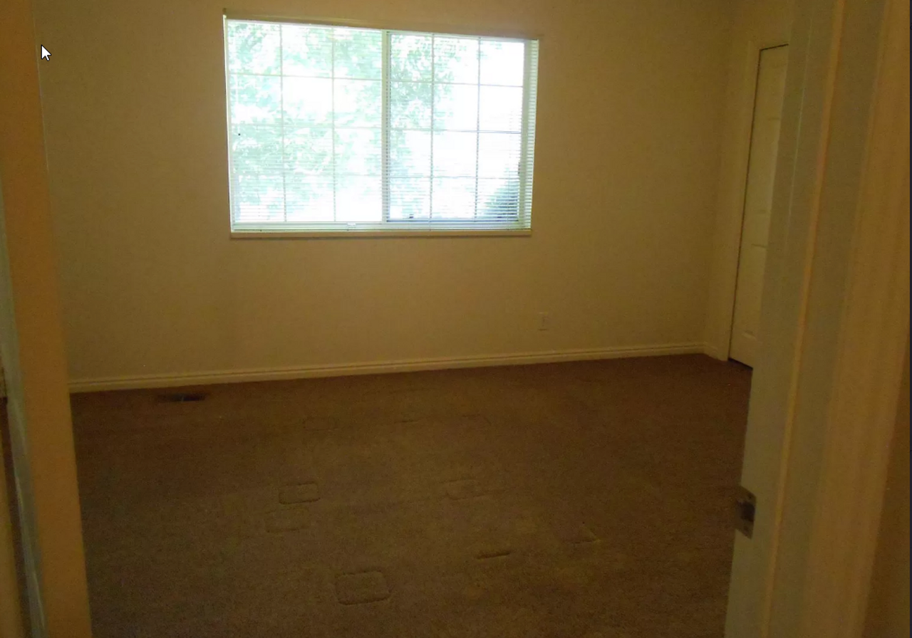 541 S 70 E - Photo 3 of 12