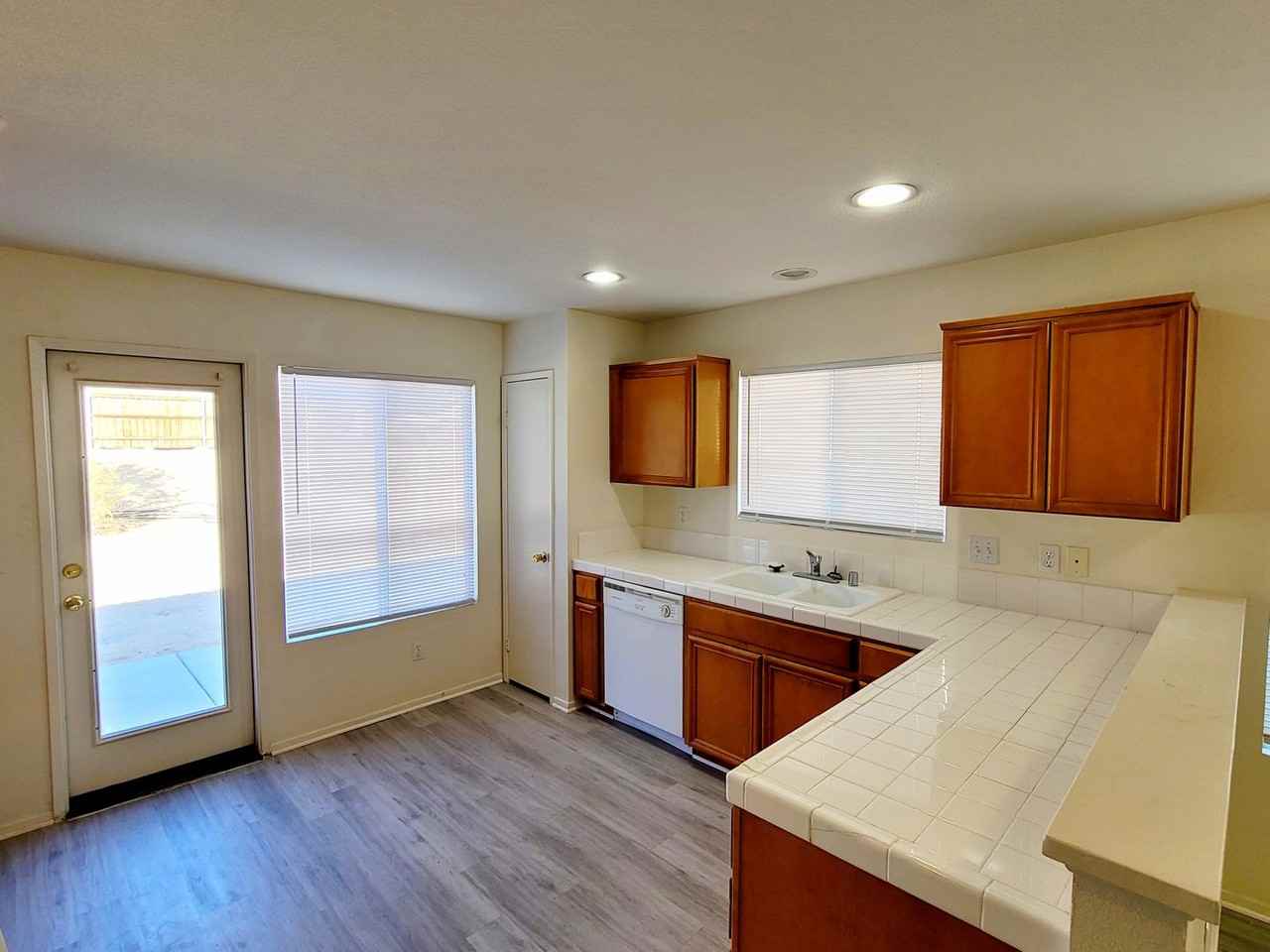71556 Sun Valley Dr - Photo 5 of 14
