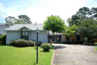 1129 Troon Dr W - Photo 1 of 1