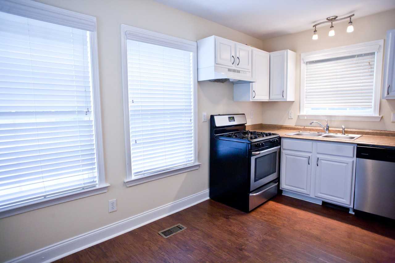 700 N Greensboro St - Photo 4 of 13
