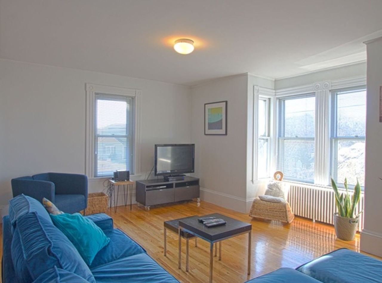 11 S Kilby St - Photo 2 of 24