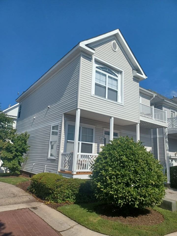 2213 Tideway Ct - Photo 2 of 25