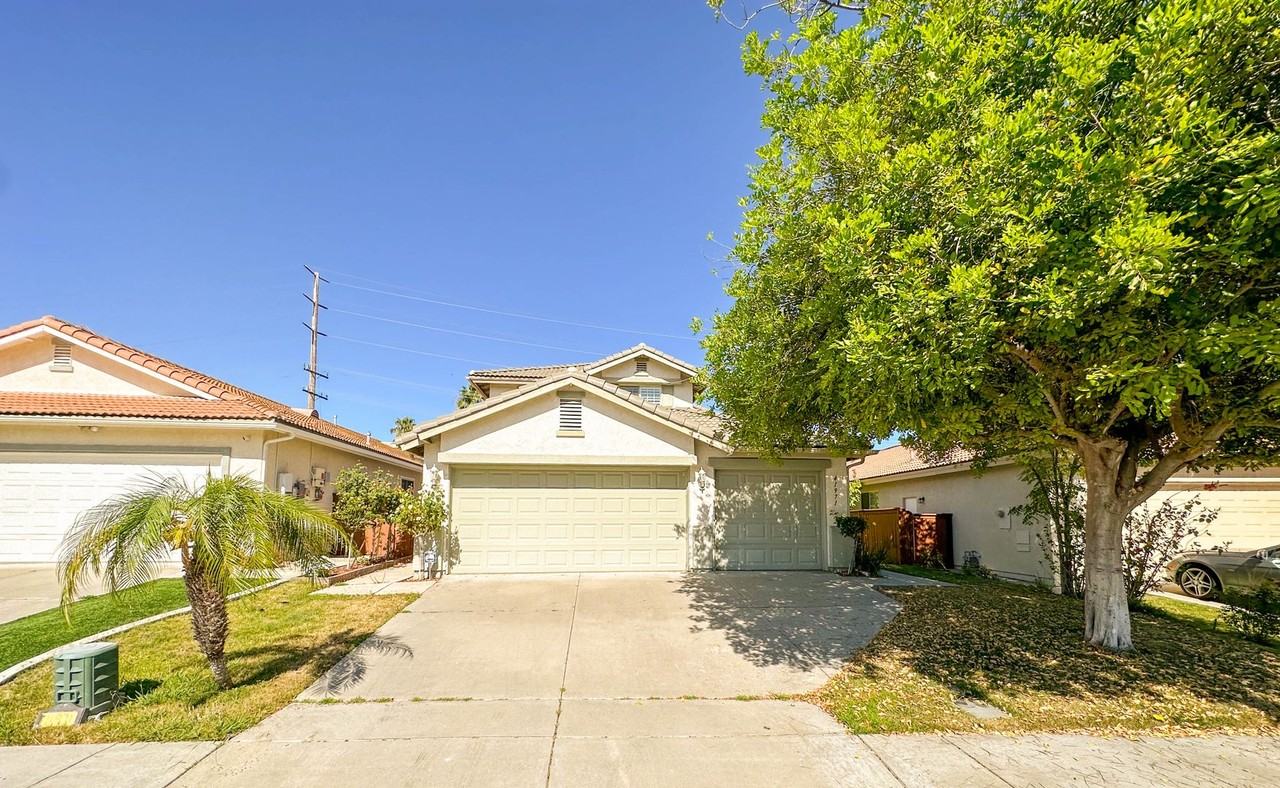 41971 Vardon Dr - Photo 3 of 50