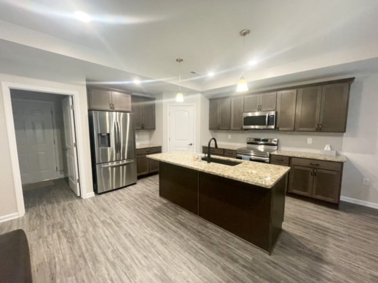 611 Wildoak Pl - Photo 3 of 16