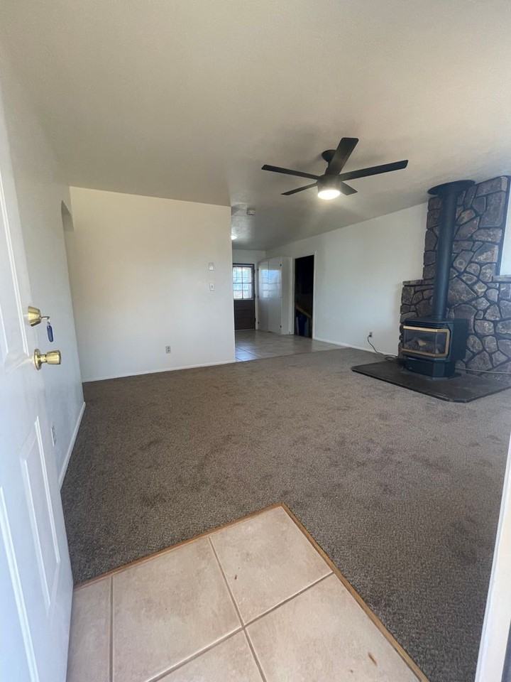 154 S Los Pinos Dr - Photo 3 of 50