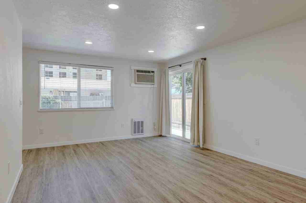 2520 N Arthur St - Photo 3 of 28