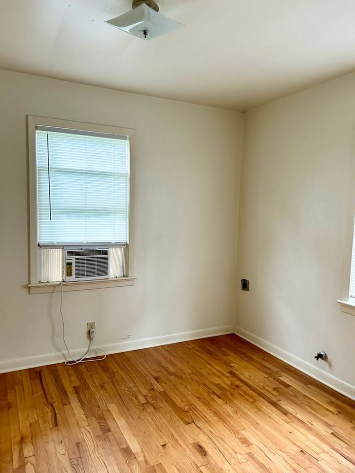817 Boulevard St - Photo 4 of 7