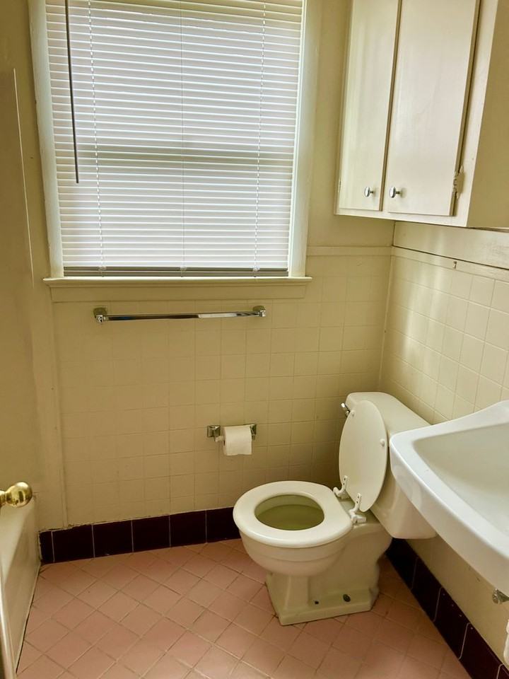817 Boulevard St - Photo 7 of 7