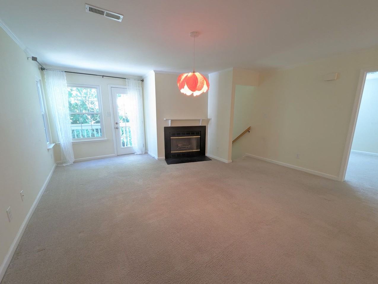 104 Marshall Way #L - Photo 2 of 10