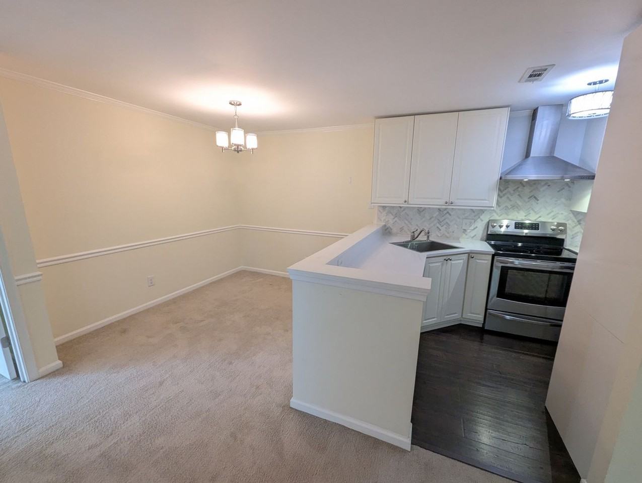 104 Marshall Way #L - Photo 3 of 10