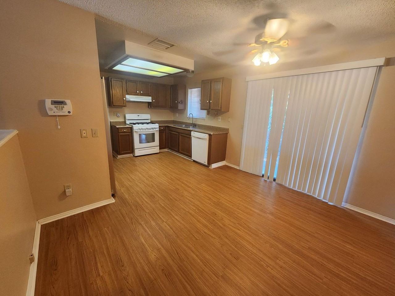 71996 El Paseo Dr - Photo 3 of 11