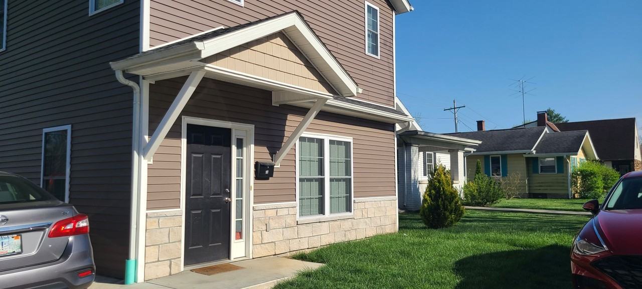 117 S Clark St - Photo 2 of 19