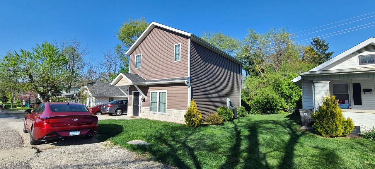 117 S Clark St - Photo 3 of 19