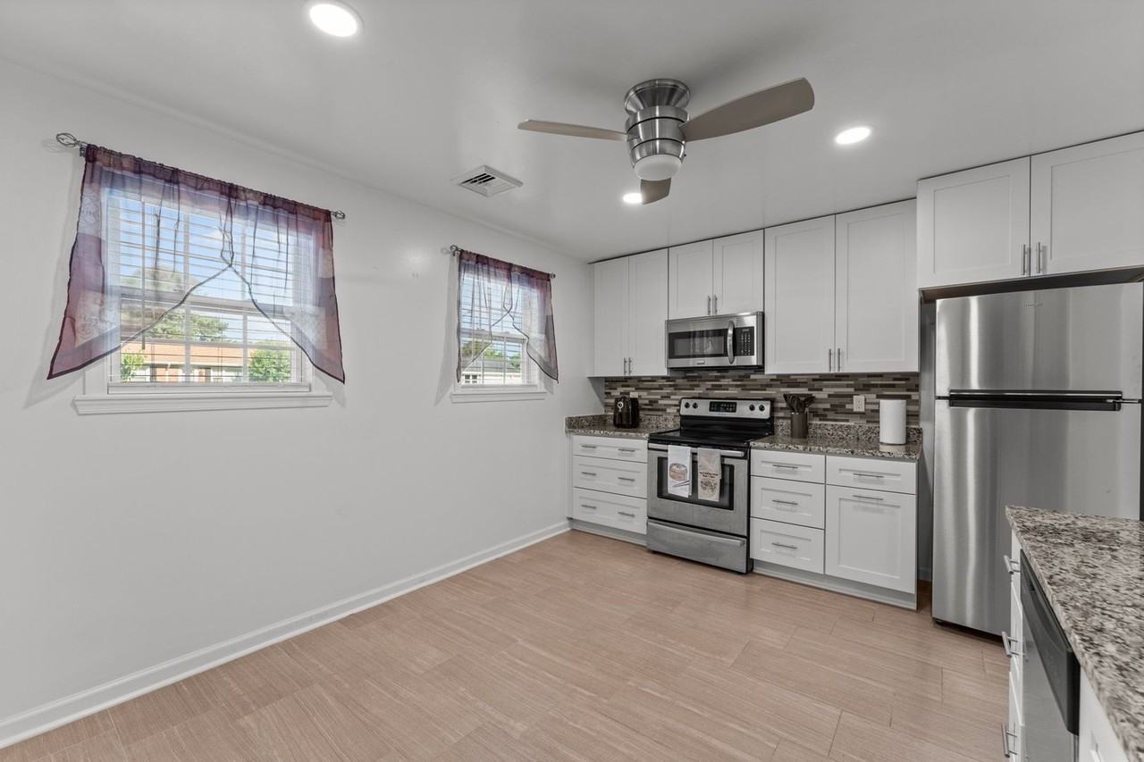 780 Meade Ln - Photo 4 of 31