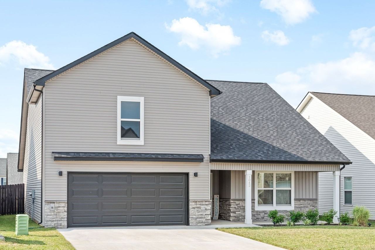 1042 Creek Way - Photo 2 of 31