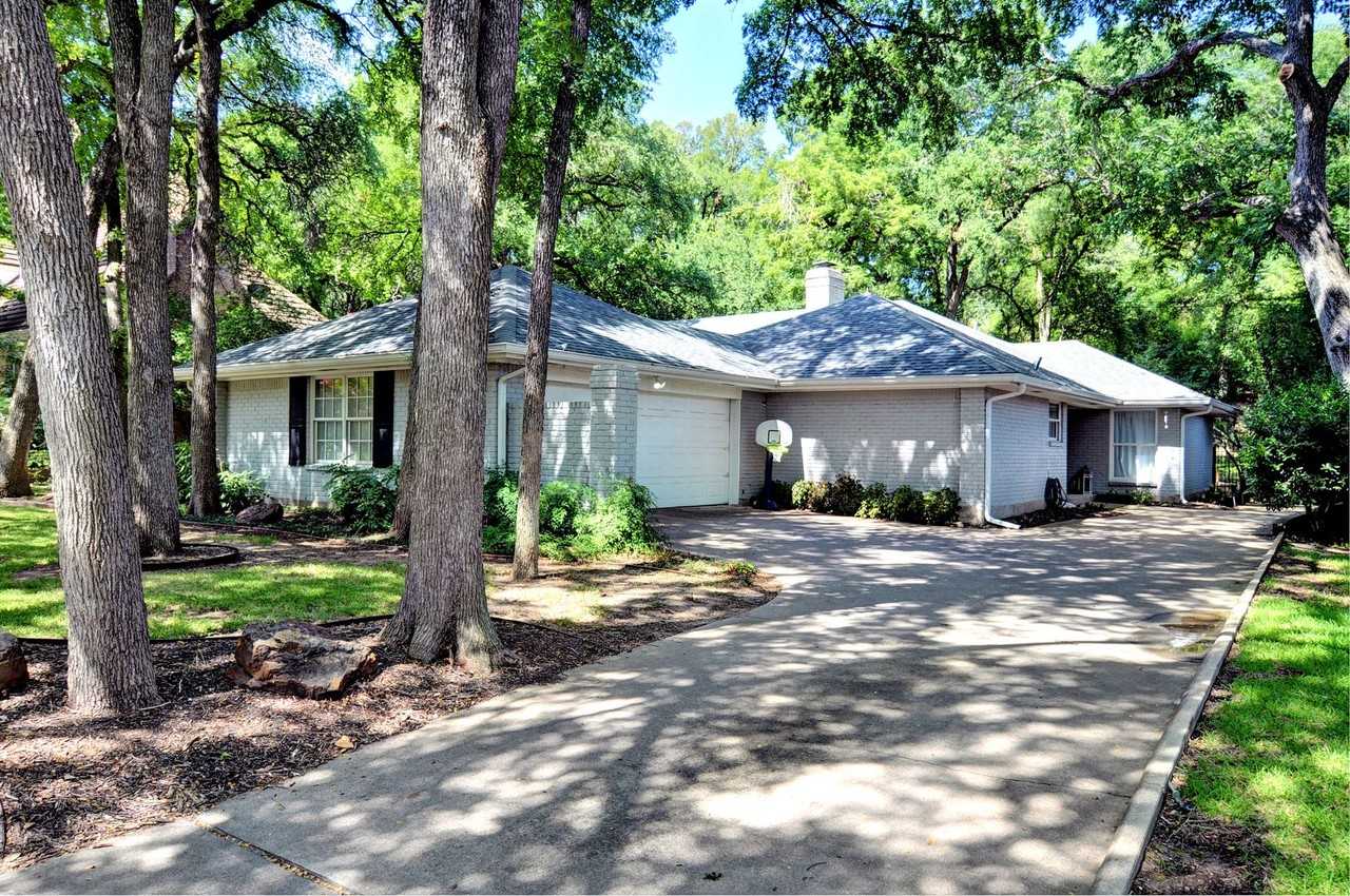 4024 Inwood Rd - Photo 3 of 17