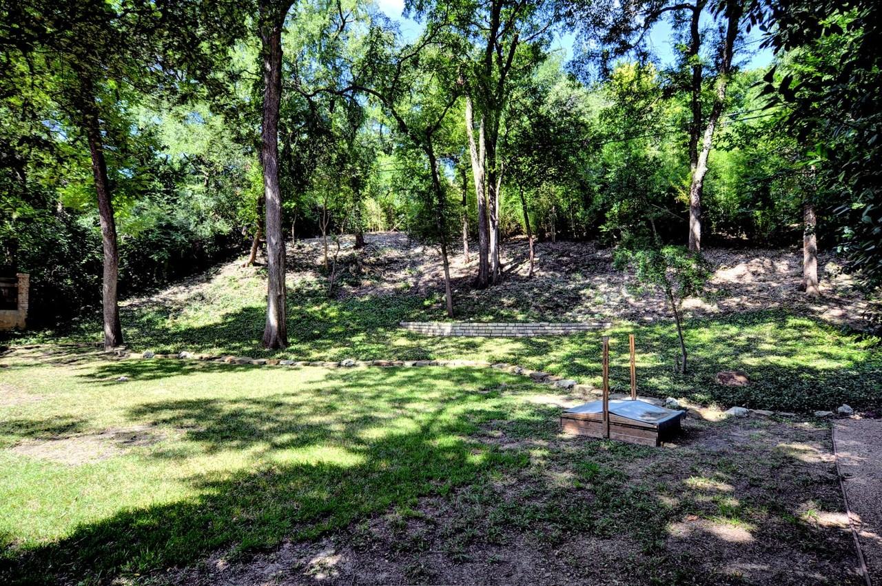 4024 Inwood Rd - Photo 5 of 17