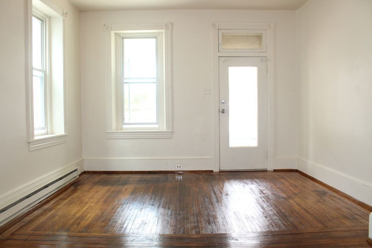 116 W Main St - Photo 2 of 9