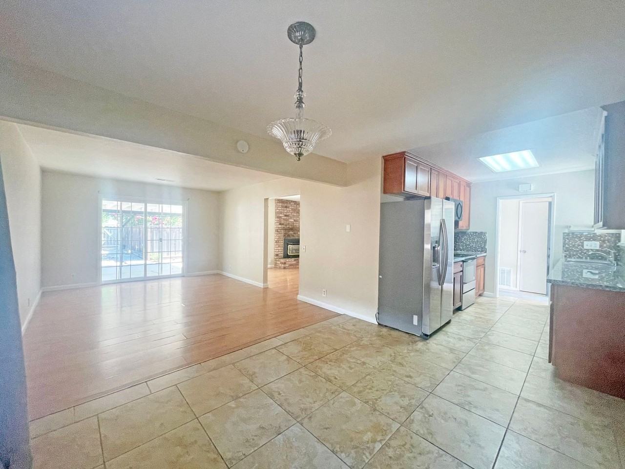 975 Perrelli St - Photo 6 of 14