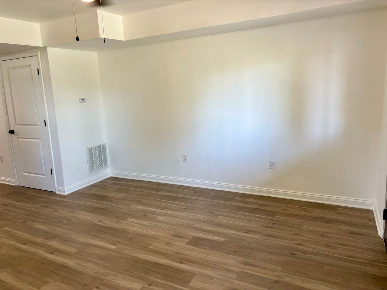 298 Midlam Ave - Photo 4 of 18