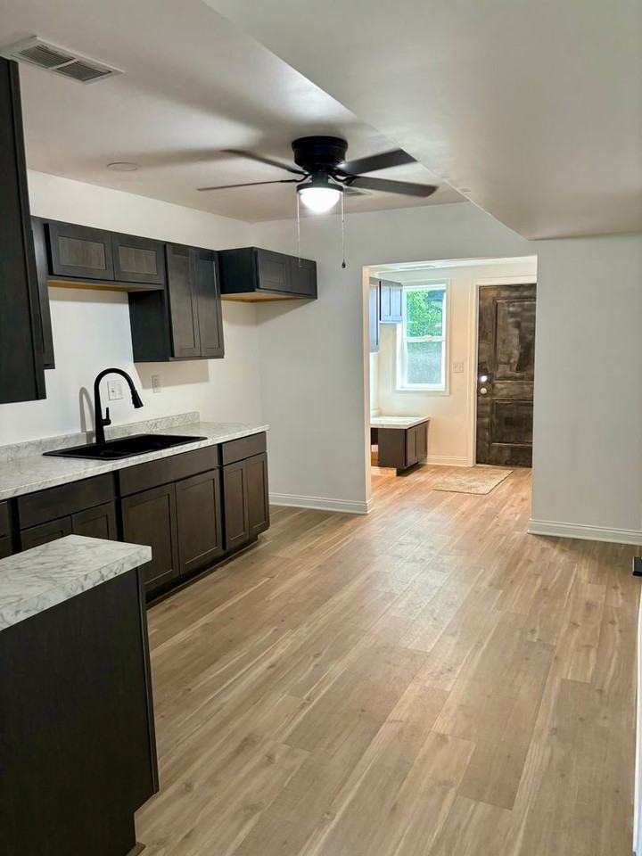 298 Midlam Ave - Photo 6 of 18