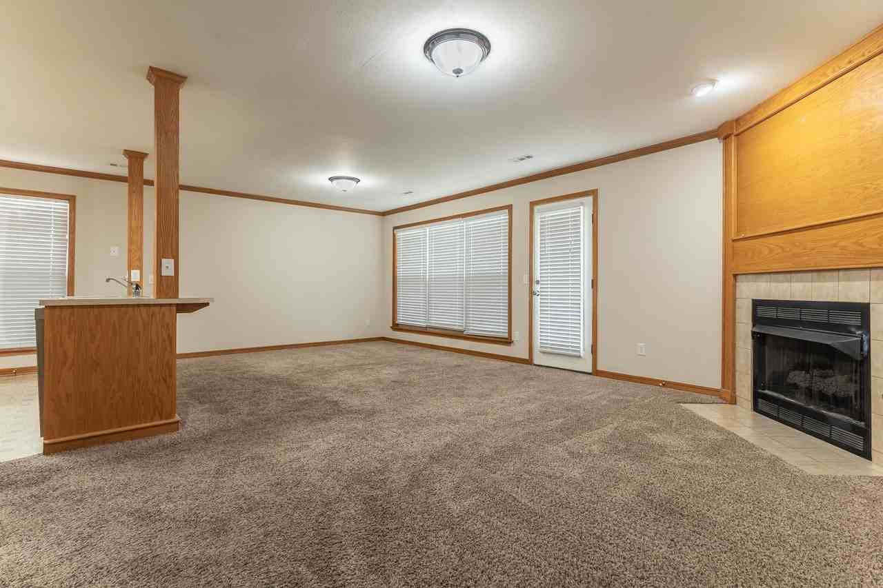 1807 N Pointer Ln - Photo 2 of 20