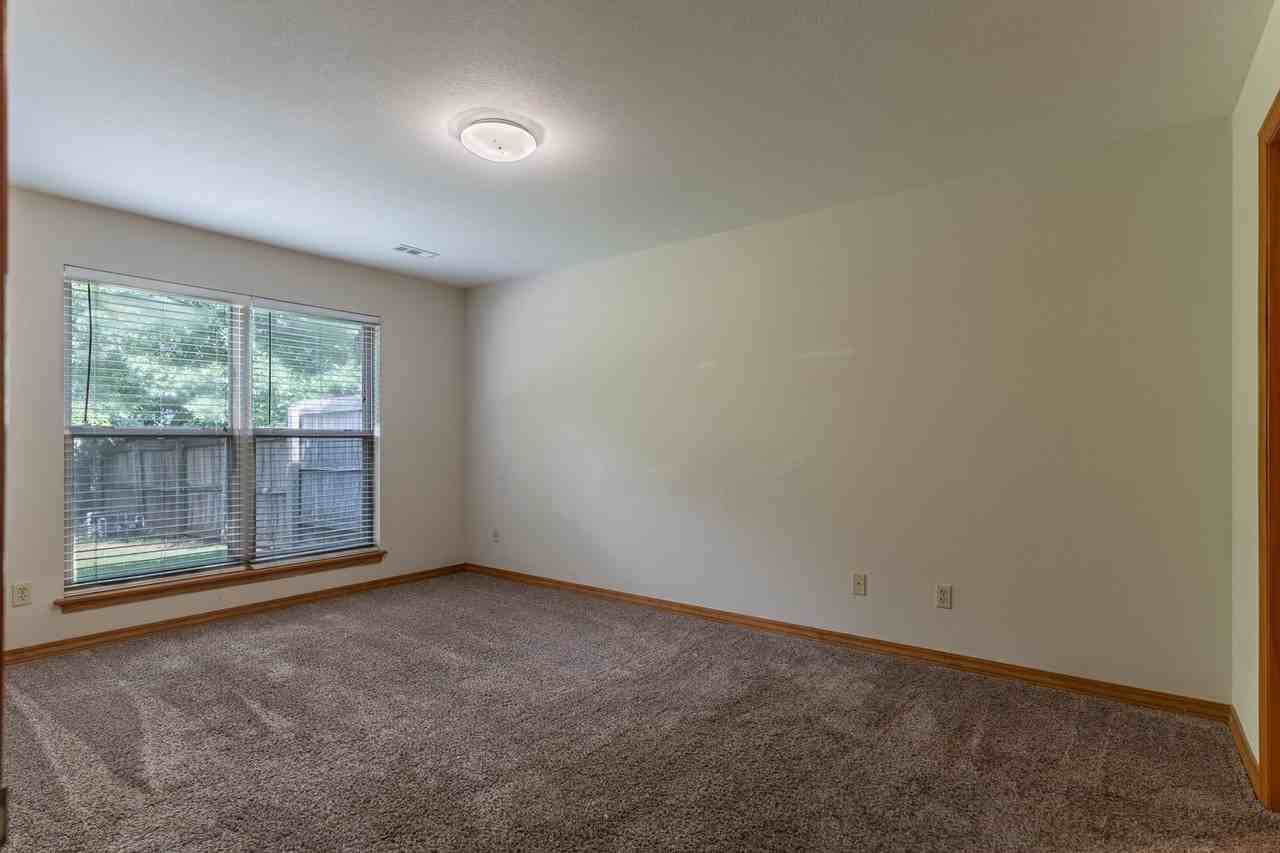 1807 N Pointer Ln - Photo 7 of 20