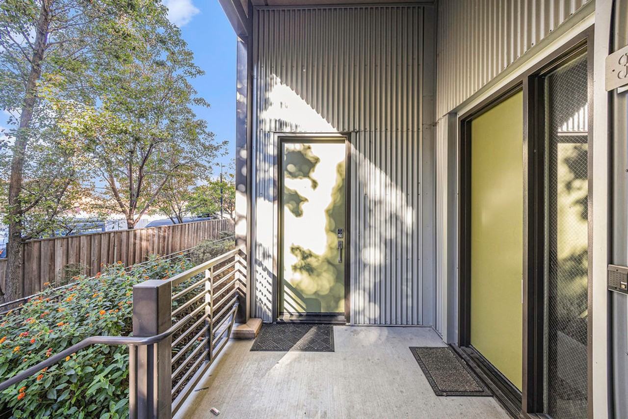 307 Bowsman Ct - Photo 2 of 20