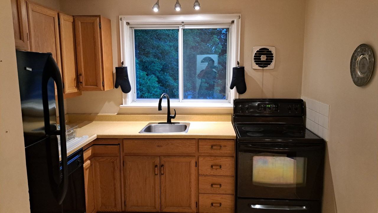 22 Mowat Street #A - Photo 2 of 8